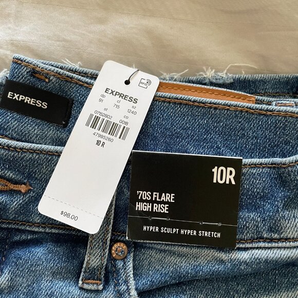 Express High Waisted Hyper Sculpt '70s Flare Jeans 10R - Picture 2 of 8